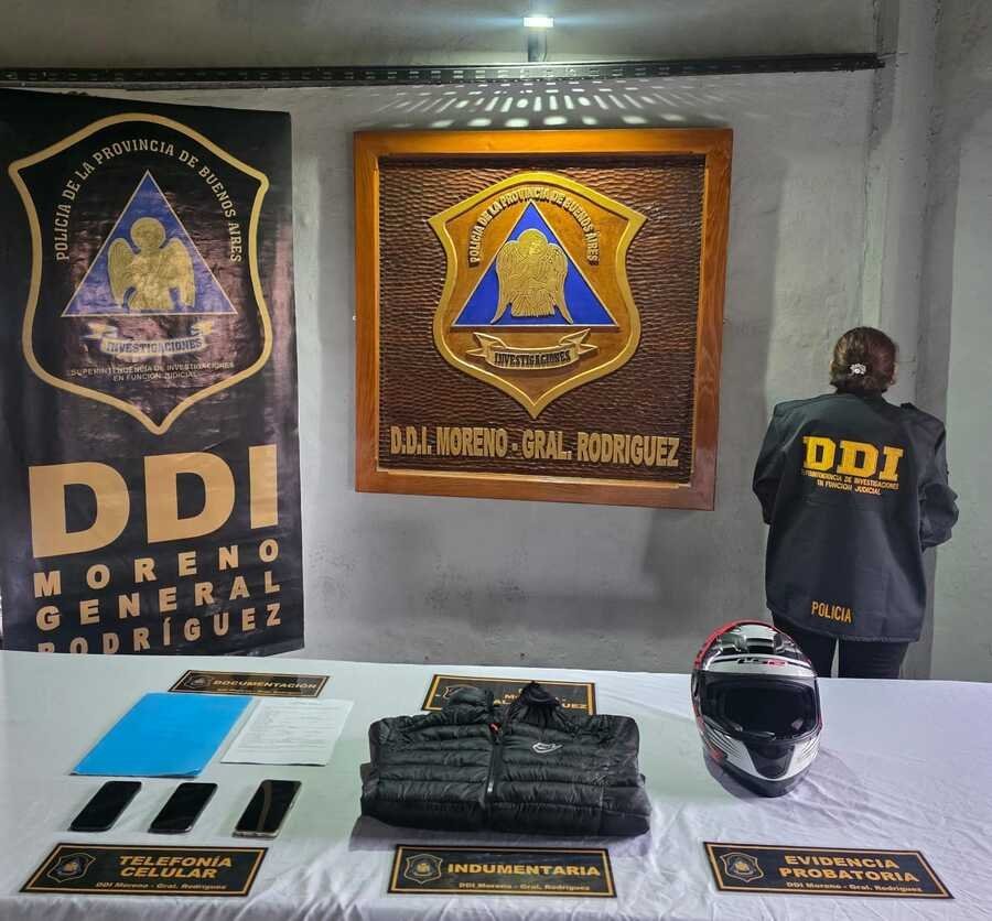 Detienen a un hombre y secuestran motos usadas en un robo de 7 millones de pesos frente a un banco en Moreno