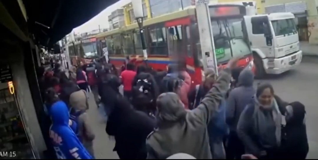Moreno: murió una mujer atropellada por un colectivo que retrocedió mientras ella cruzaba la calle